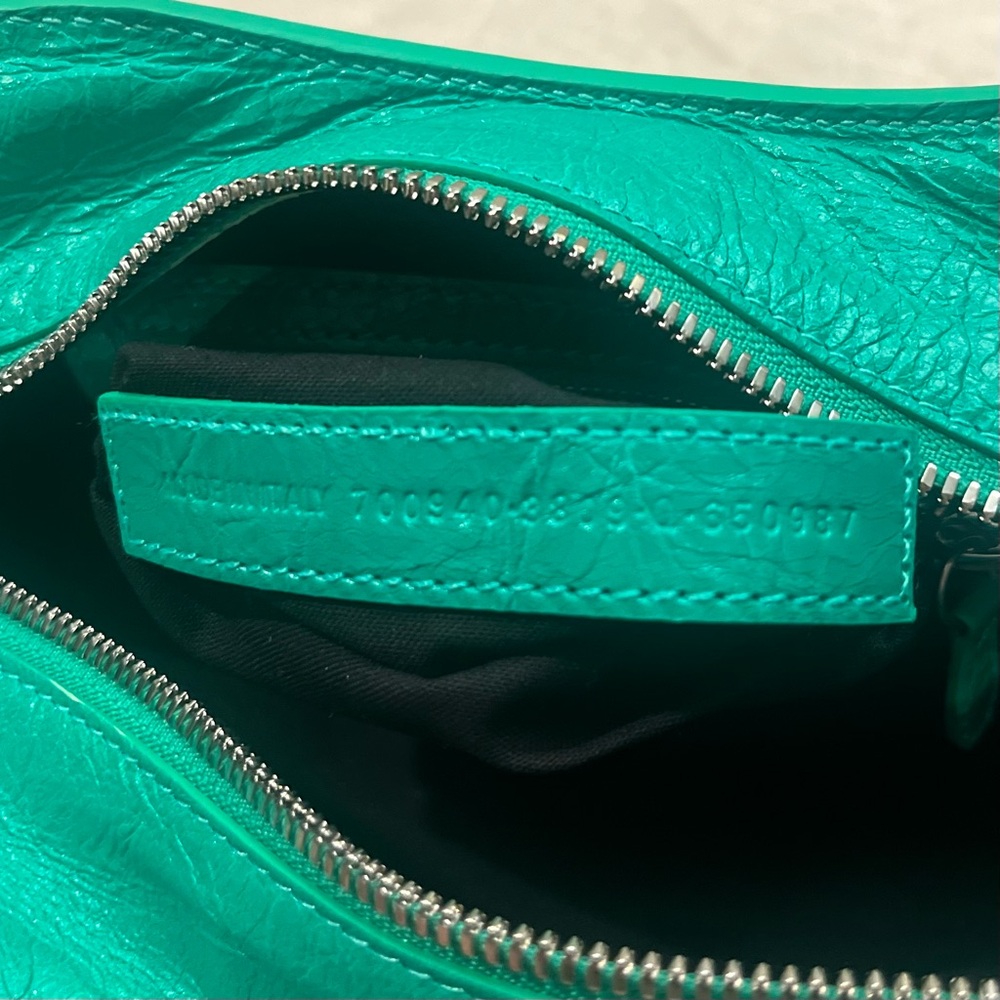 $2790 Balenciaga Arena Neo Cagole Lamb Leather Crossbody Bag, Vivid Green 700940 - Picture 9 of 16